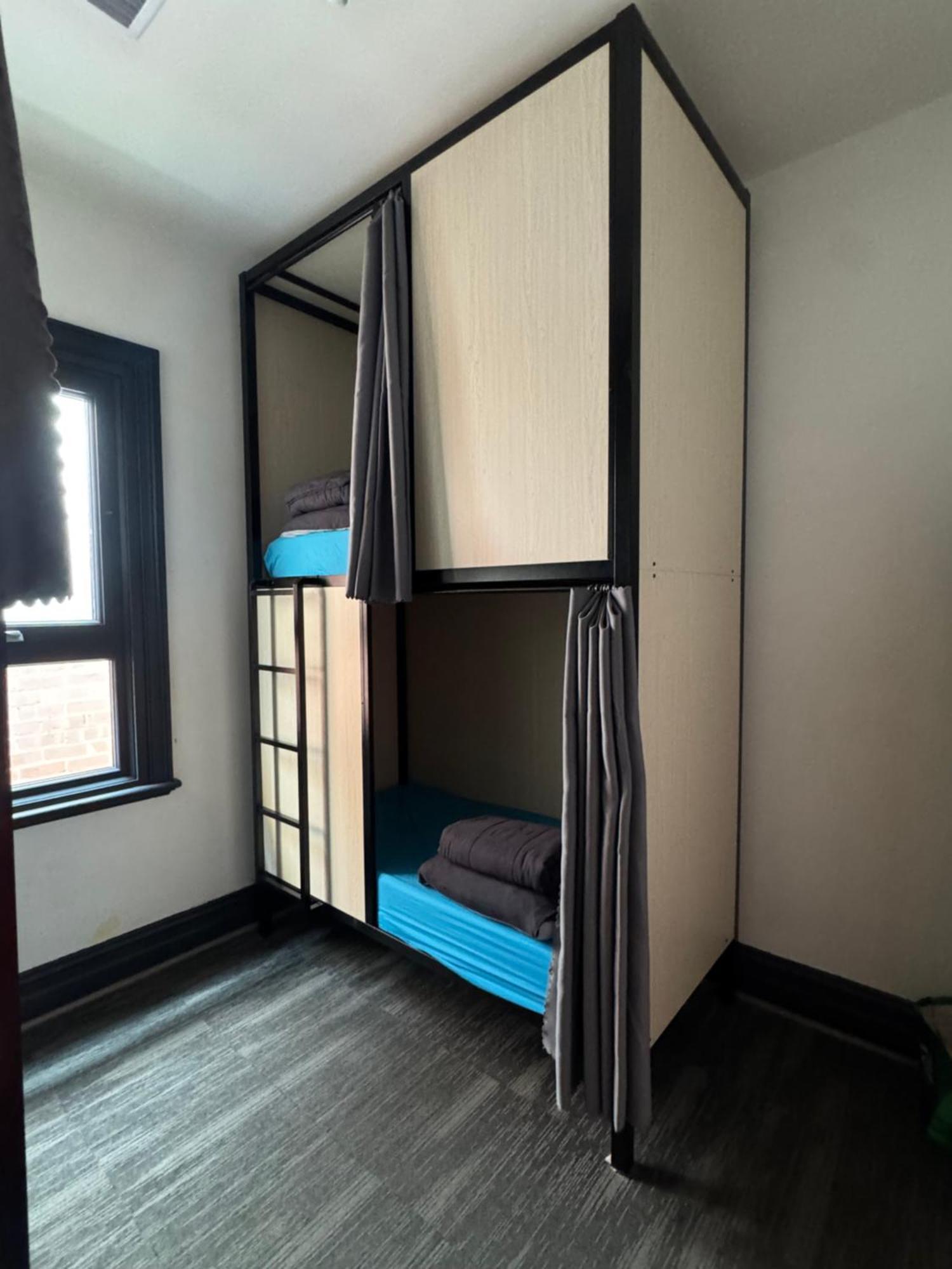 Haus Accommodation - Note - Valid Passport Required To Check-In, Perth